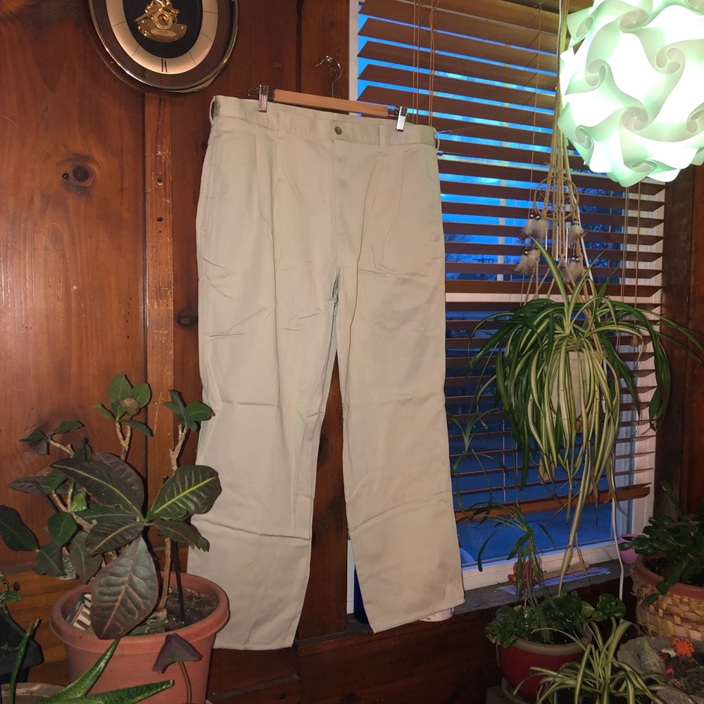 Farrah khaki 👖 pants NWT